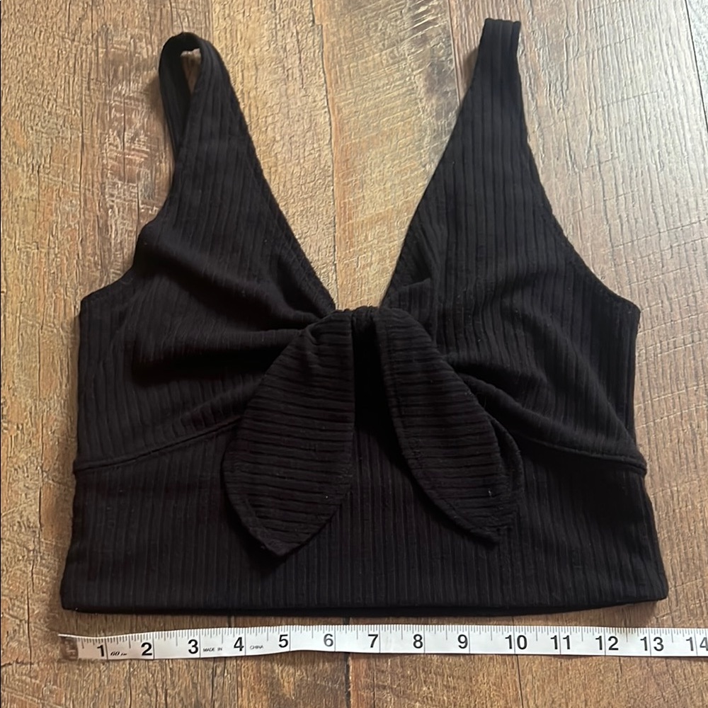 Black Ribbed Knot Front Top - Picture 3 of 6